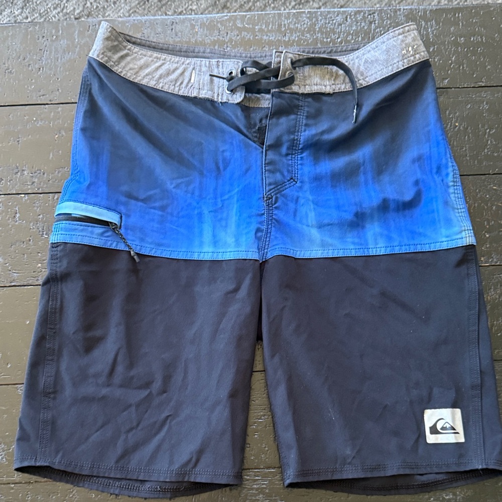 Quiksilver Men's Gradient Blue and Black Board Shorts